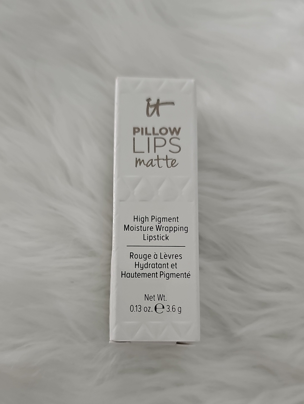 it cosmetics Pillow Lips Matte Lipstick Lights Out
